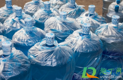 桶裝水未開(kāi)封存放半年，安全隱患不容忽視